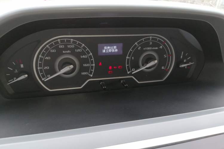 Used SAIC MAXUS Xintu V80 2023 2.0T AMT Classic Aoyuntong Power Version Short Wheelbase Mid-Roof Design 5/6 Seats Instrument Cluster