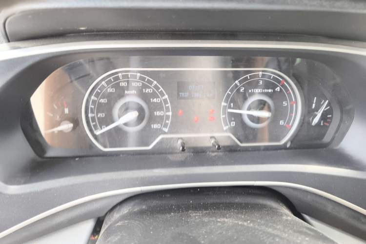 Used SAIC MAXUS Xintu V80  Instrument Cluster