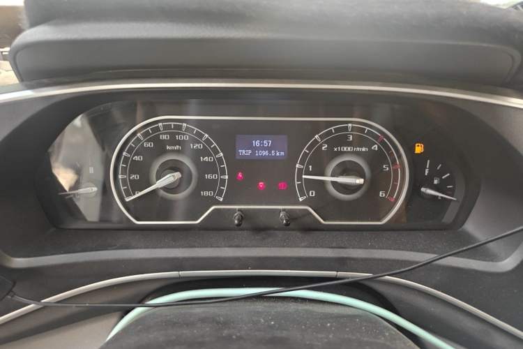 Used SAIC MAXUS Xintu V80  Instrument Cluster