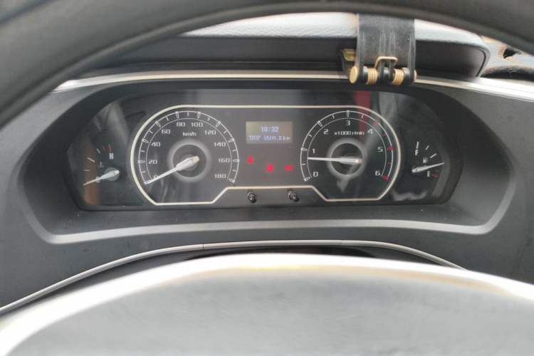 Used SAIC MAXUS Xintu V80 2023 2.0T Manual Classic Aoyuntong Long Wheelbase Mid-Height 6/7/8/9-Seater Instrument Cluster