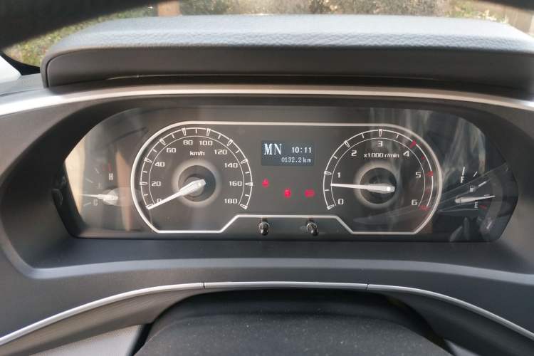 Used SAIC MAXUS Xintu V80 2023 2.0T PLUS AMT All-Rounder Short Wheelbase Mid-Roof 5/6-Seater Instrument Cluster