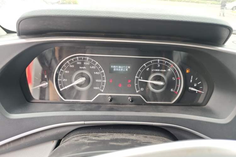 Used SAIC MAXUS Xintu V80 2023 2.0T Manual Classic Aoyuntong Long Wheelbase Mid-Height 6/7/8/9-Seater Instrument Cluster