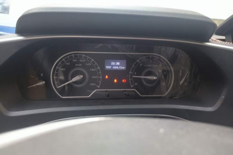Used SAIC MAXUS Xintu V80 2023 2.0T PLUS Manual All-Around King Long Wheelbase Mid-Height Roof—6/7/8/9-Seater Instrument Cluster