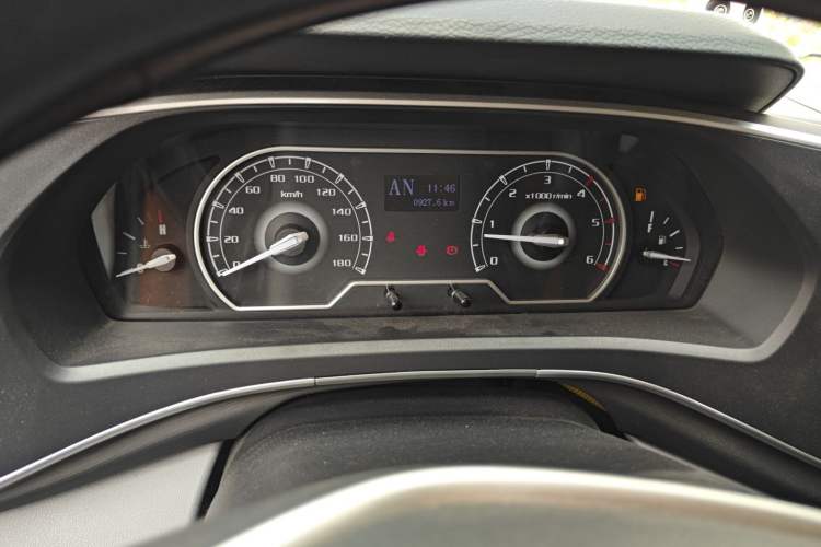 Used SAIC MAXUS Xintu V80 2023 2.0T PLUS AMT City Edition Short Wheelbase Ultra-Low Roof 5/6-Seater Instrument Cluster