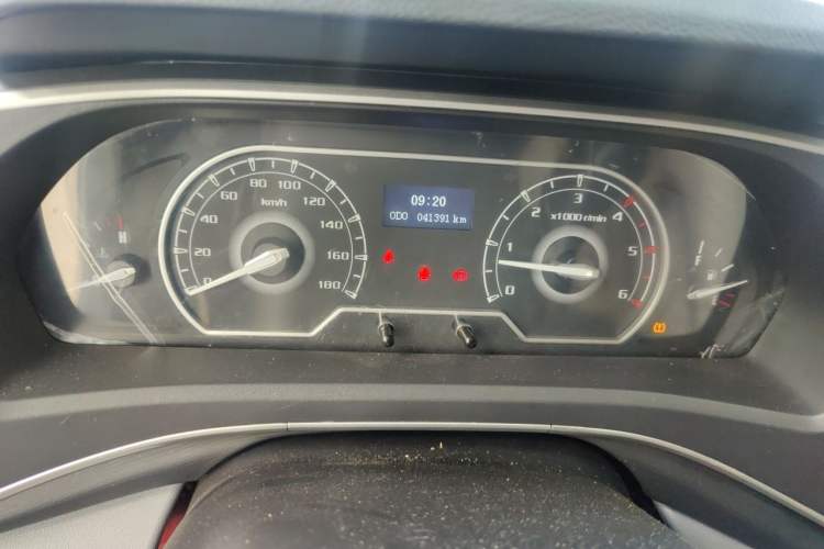 Used SAIC MAXUS Xintu V80 2023 2.0T Manual Classic Aoyuntong Long Wheelbase Ultra-Low Roof 6/7/8/9-Seater Instrument Cluster