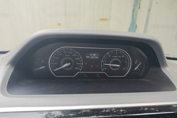 Used SAIC MAXUS Xintu V80  Instrument Cluster