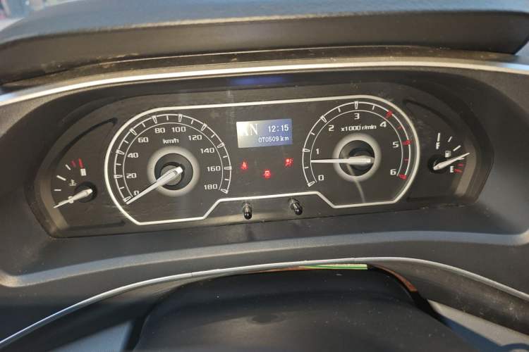 Used SAIC MAXUS Xintu V80 2023 2.0T AMT Classic Aoyuntong Long Wheelbase Mid-Height 6/7/8/9-Seater Instrument Cluster