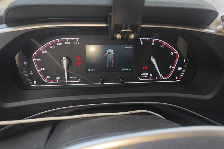 Used SAIC MAXUS Xintu V80 2023 2.0T Manual Classic Aoyuntong Long Wheelbase Mid-Height 6/7/8/9-Seater Instrument Cluster