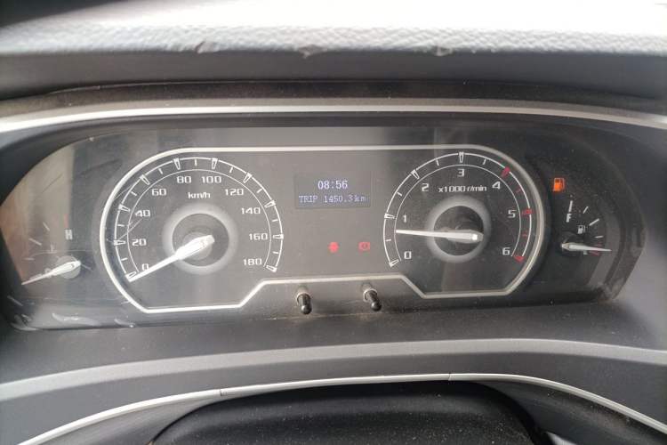 Used SAIC MAXUS Xintu V80 2023 2.0T PLUS Manual Commercial Version Long Wheelbase Mid-Height 9-Seater with Three Rows Instrument Cluster