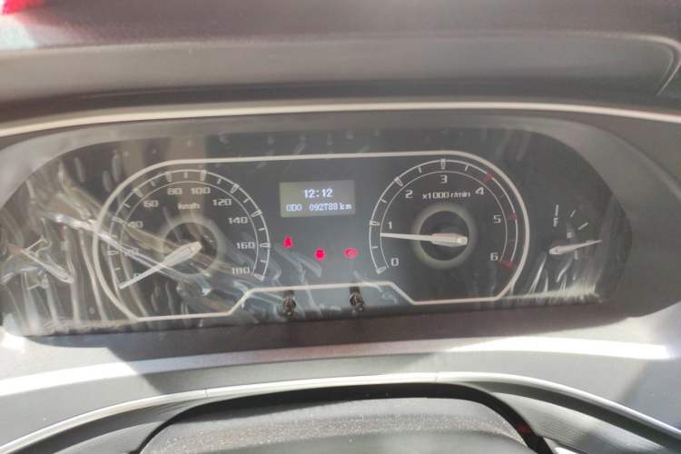 Used SAIC MAXUS Xintu V80 2023 2.0T Manual Classic Aoyuntong Short Wheelbase Mid-Roof 5/6-Seater Instrument Cluster