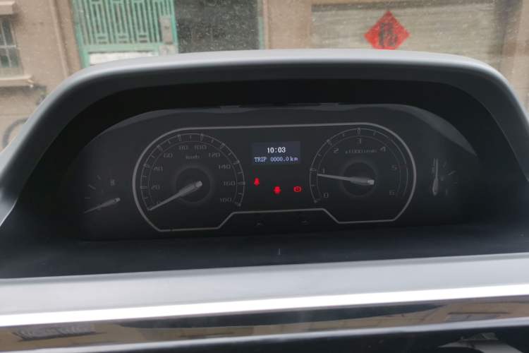 Used SAIC MAXUS Xintu V80 2023 2.0T Manual Classic Aoyuntong Short Wheelbase Ultra-Low Roof 5/6-Seater Instrument Cluster