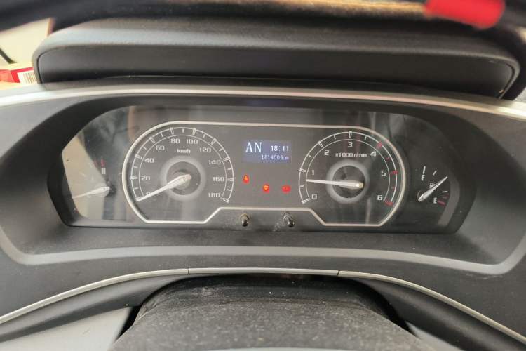 Used SAIC MAXUS Xintu V80 2023 2.0T AMT Classic Aoyuntong Long Wheelbase Mid-Height 6/7/8/9-Seater Instrument Cluster