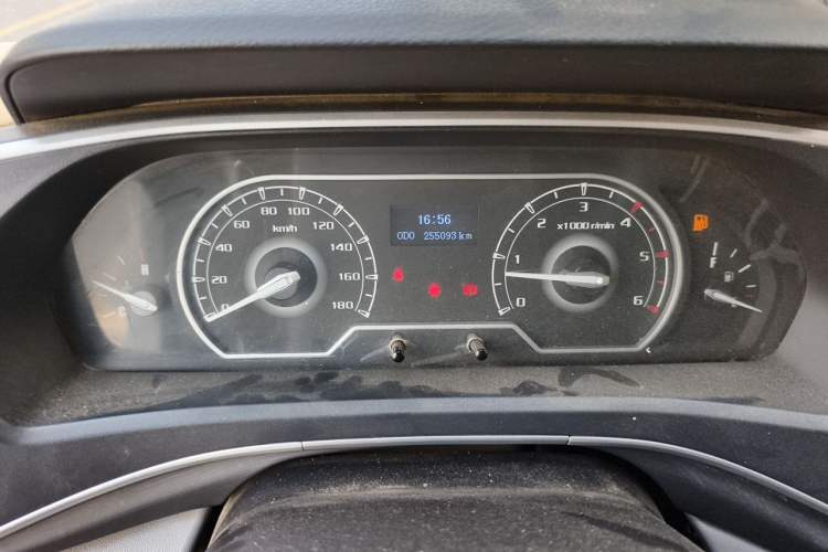 Used SAIC MAXUS Xintu V80 2023 2.0T Manual Classic Aoyuntong Long Wheelbase Mid-Height 6/7/8/9-Seater Instrument Cluster