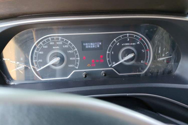 Used SAIC MAXUS Xintu V80 2023 2.0T Manual Classic Aoyuntong Long Wheelbase Ultra-Low Roof 6/7/8/9-Seater Instrument Cluster
