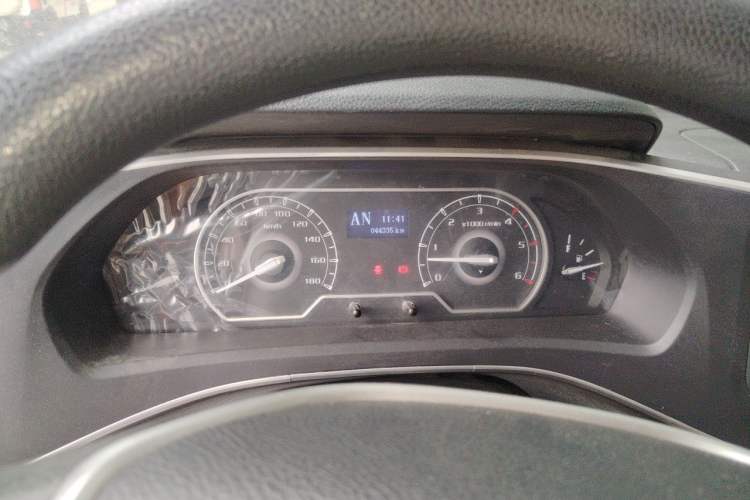 Used SAIC MAXUS Xintu V80 2023 2.0T AMT Classic Aoyuntong Long Wheelbase Mid-Height 6/7/8/9-Seater Instrument Cluster