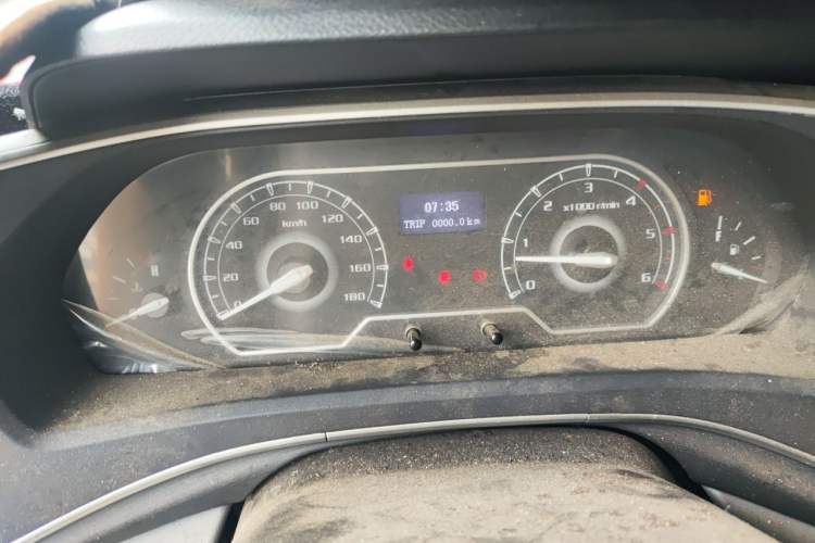 Used SAIC MAXUS Xintu V80 2023 2.0T Manual Classic Aoyuntong Long Wheelbase Mid-Height 6/7/8/9-Seater Instrument Cluster