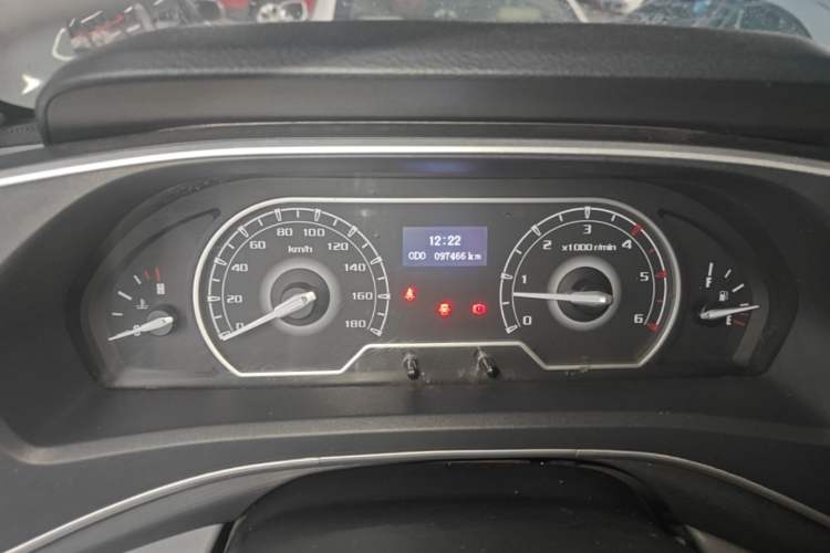 Used SAIC MAXUS Xintu V80 2023 2.0T Manual Classic Aoyuntong Long Wheelbase Mid-Height 6/7/8/9-Seater Instrument Cluster