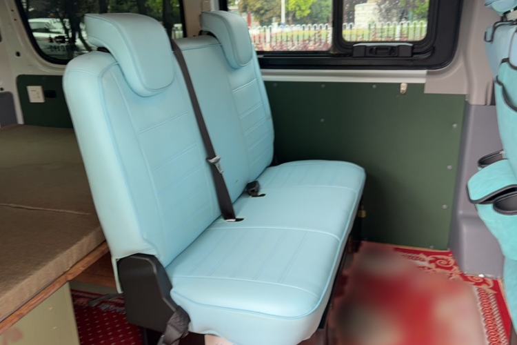 Used SAIC MAXUS Xintu V80 2023 2.0T AMT Classic Aoyuntong Short Wheelbase Ultra-Low Roof 5/6-Seater Interior 6