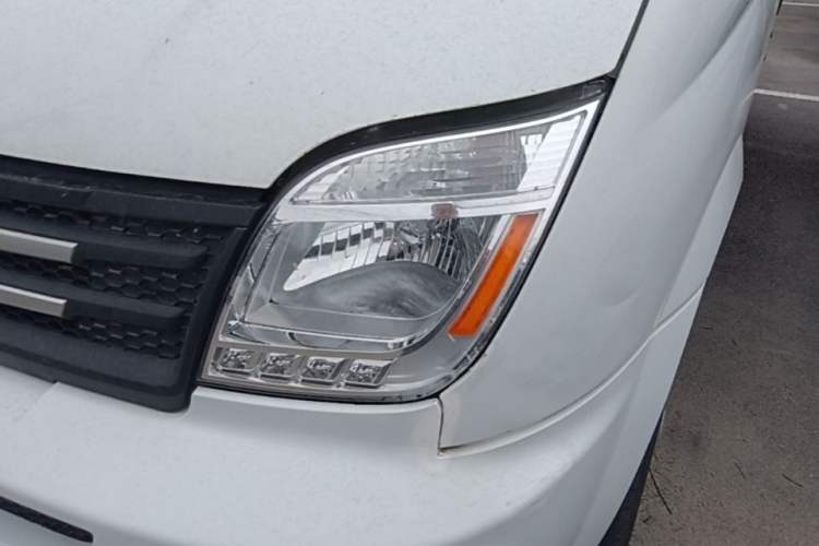 Used SAIC MAXUS Xintu V80 2023 2.0T Manual Classic Aoyuntong Short Wheelbase Mid-Roof 5/6-Seater Left Front Headlight