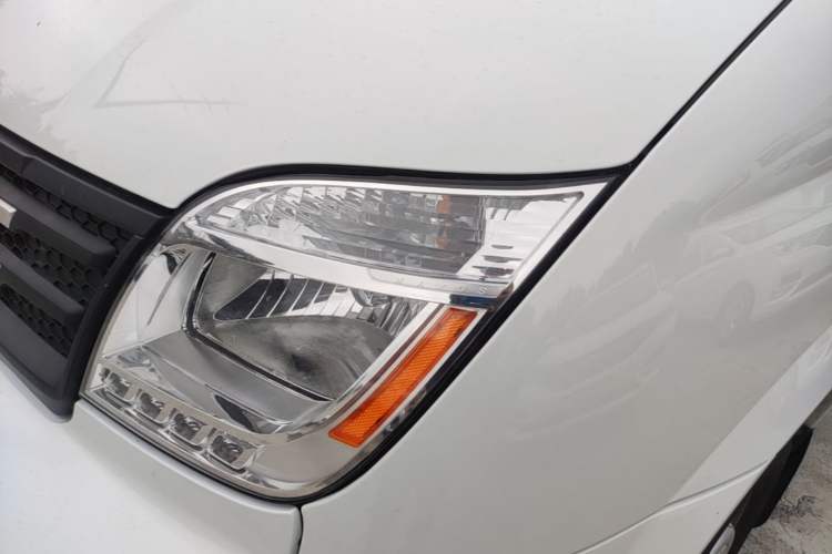 Used SAIC MAXUS Xintu V80 2023 2.0T Manual Classic Aoyuntong Long Wheelbase Mid-Height 6/7/8/9-Seater Left Front Headlight