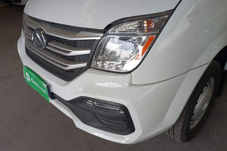 Used SAIC MAXUS Xintu V80 2023 2.0T Manual Classic Aoyuntong Short Wheelbase Ultra-Low Roof 7/8/9-Seater Left Front Headlight