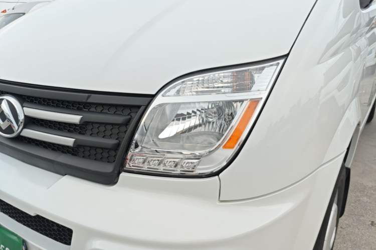 Used SAIC MAXUS Xintu V80 2023 2.0T AMT Classic Aoyuntong Long Wheelbase Mid-Height 6/7/8/9-Seater Left Front Headlight