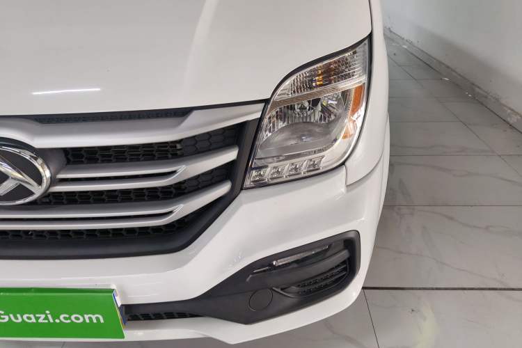 Used SAIC MAXUS Xintu V80 2023 2.0T Manual Classic Aoyuntong Long Wheelbase Mid-Height 6/7/8/9-Seater Left Front Headlight