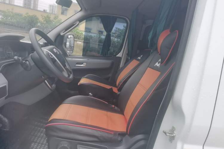 Used SAIC MAXUS Xintu V80 2023 2.0T Manual Classic Aoyuntong Long Wheelbase Ultra-Low Roof 6/7/8/9-Seater Left Front Seat