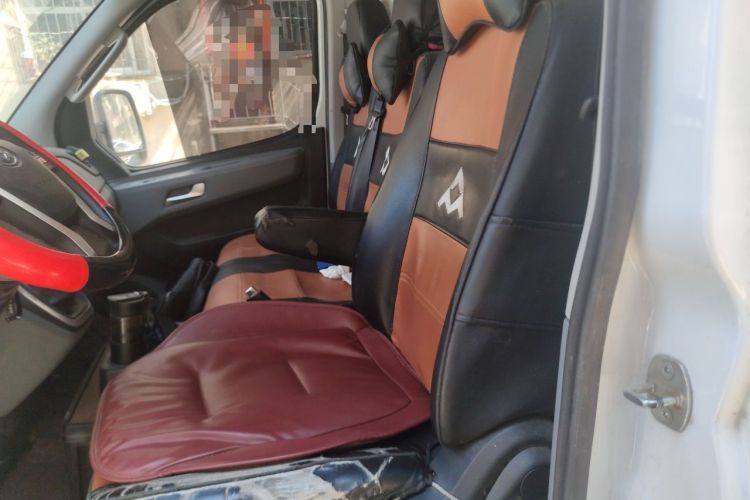 Used SAIC MAXUS Xintu V80 2023 2.0T Manual Classic Aoyuntong Long Wheelbase Mid-Height 6/7/8/9-Seater Left Front Seat