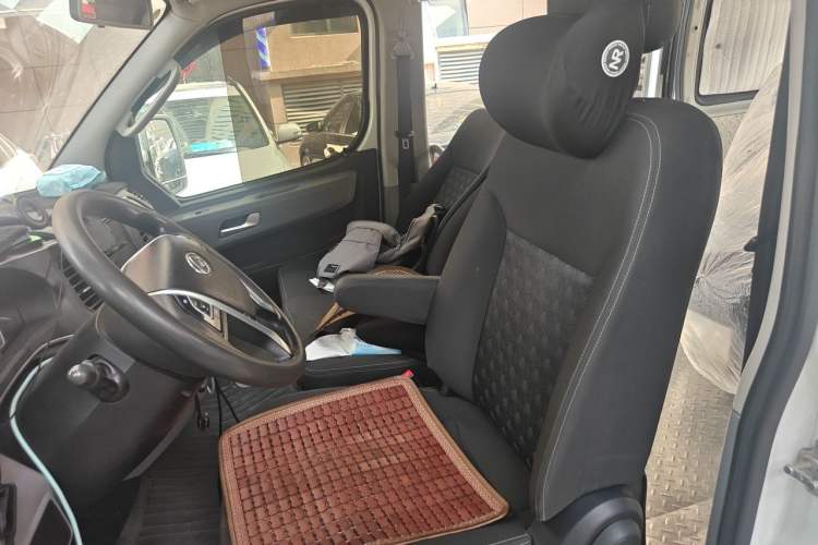 Used SAIC MAXUS Xintu V80  Left Front Seat