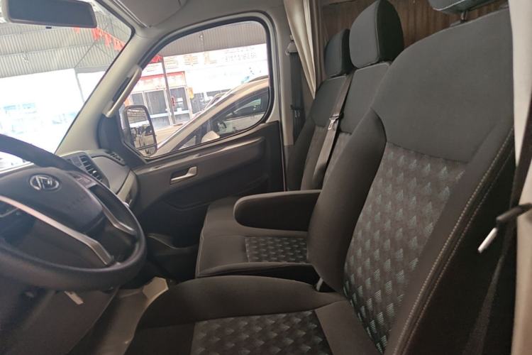 Used SAIC MAXUS Xintu V80 2023 2.0T Manual Classic Aoyuntong Short Wheelbase Mid-Roof 5/6-Seater Left Front Seat