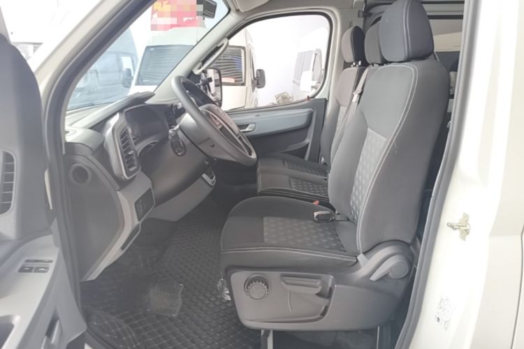 Used SAIC MAXUS Xintu V80 2023 2.0T AMT Classic Aoyuntong Long Wheelbase Mid-Height 6/7/8/9-Seater Left Front Seat