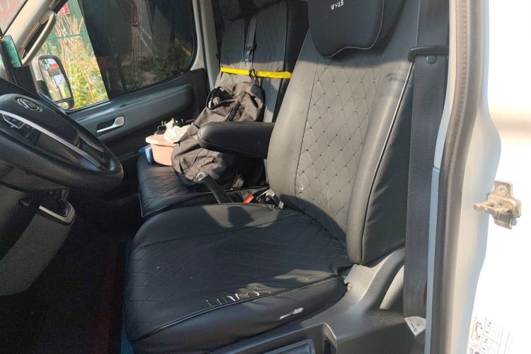Used SAIC MAXUS Xintu V80 2023 2.0T Manual Classic Aoyuntong Long Wheelbase Mid-Height 6/7/8/9-Seater Left Front Seat