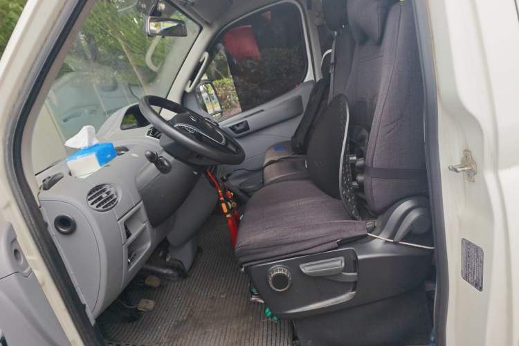 Used SAIC MAXUS Xintu V80  Left Front Seat