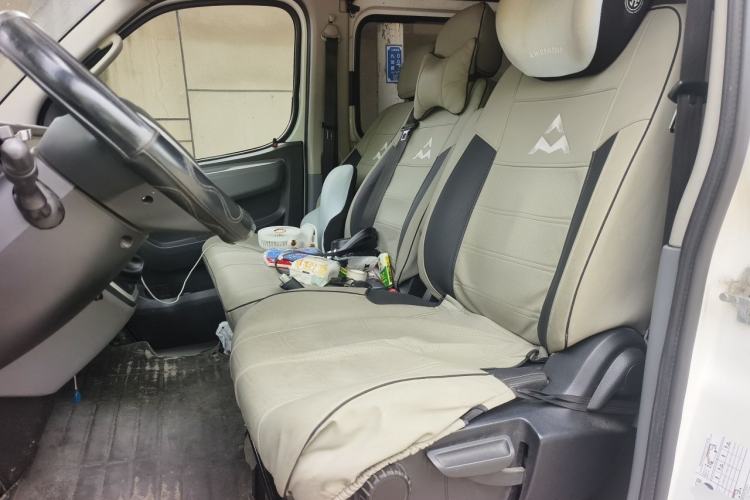 Used SAIC MAXUS Xintu V80 2023 2.0T Manual Classic Aoyuntong Long Wheelbase Mid-Height 6/7/8/9-Seater Left Front Seat