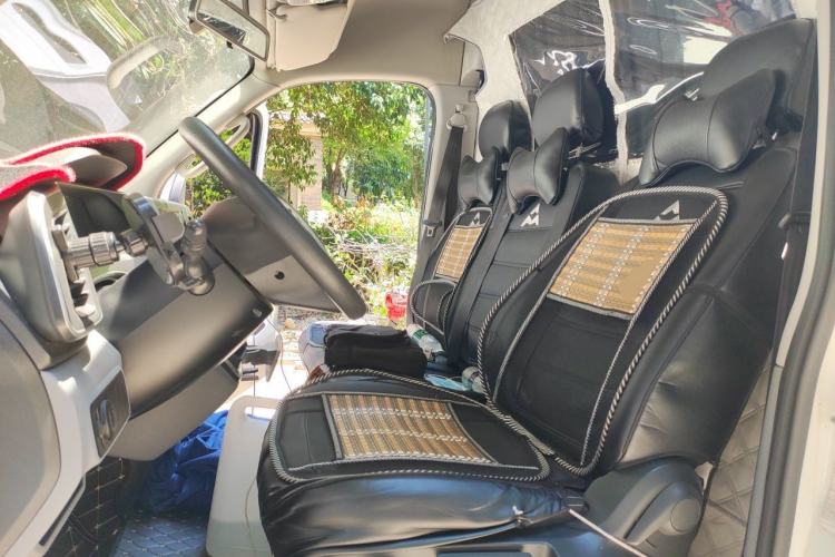 Used SAIC MAXUS Xintu V80 2023 2.0T Manual Classic Aoyuntong Short Wheelbase Mid-Roof 5/6-Seater Left Front Seat