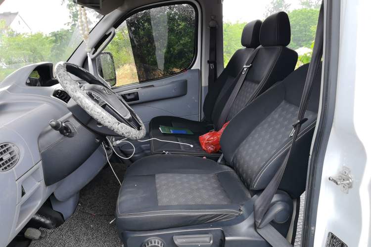 Used SAIC MAXUS Xintu V80 2023 2.0T AMT Classic Aoyuntong Short Wheelbase Mid-Roof 5/6-Seater Left Front Seat