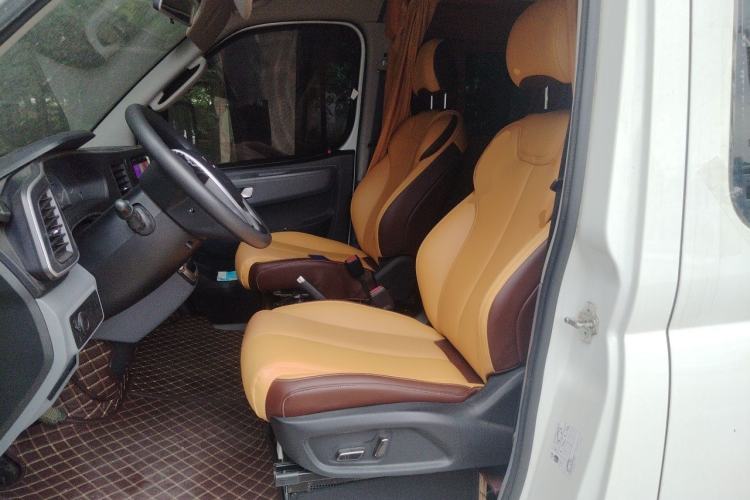 Used SAIC MAXUS Xintu V80 2023 2.0T AMT Classic Aoyuntong Long Wheelbase Mid-Height 6/7/8/9-Seater Left Front Seat