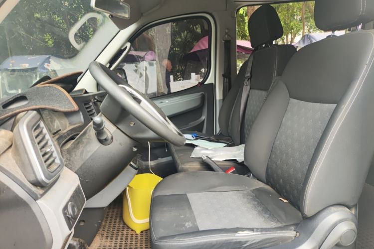 Used SAIC MAXUS Xintu V80 2023 2.0T Manual Classic Aoyuntong Long Wheelbase Mid-Height 6/7/8/9-Seater Left Front Seat