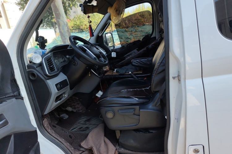 Used SAIC MAXUS Xintu V80 2023 2.0T Manual Classic Aoyuntong Long Wheelbase Mid-Height 6/7/8/9-Seater Left Front Seat