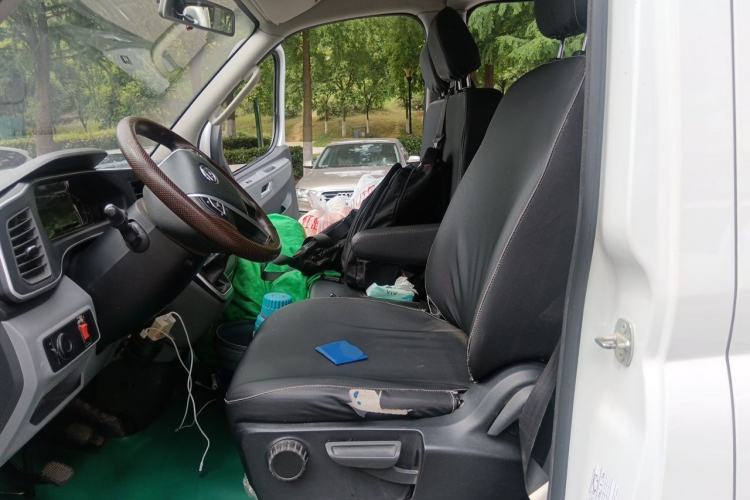 Used SAIC MAXUS Xintu V80 2023 2.0T Manual Classic Aoyuntong Long Wheelbase Mid-Height 6/7/8/9-Seater Left Front Seat