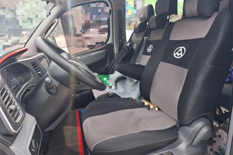 Used SAIC MAXUS Xintu V80 2023 2.0T Manual Classic Aoyuntong Long Wheelbase Mid-Height 6/7/8/9-Seater Left Front Seat