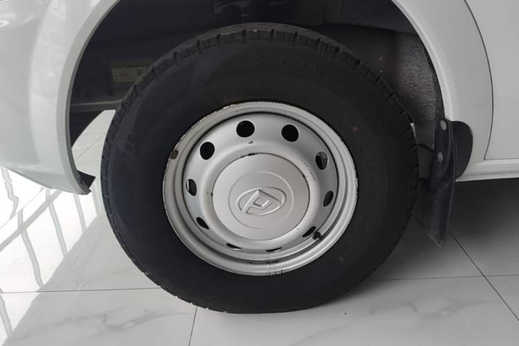 Used SAIC MAXUS Xintu V80 2023 2.0T AMT Classic Aoyuntong Long Wheelbase Mid-Height 6/7/8/9-Seater Left Front Wheel Hub