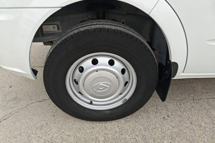 Used SAIC MAXUS Xintu V80 2023 2.0T AMT Classic Aoyuntong Long Wheelbase Mid-Height 6/7/8/9-Seater Left Front Wheel Hub