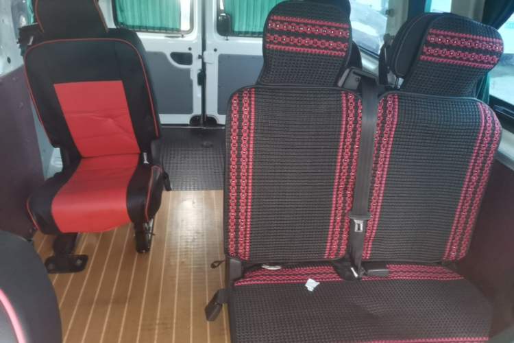 Used SAIC MAXUS Xintu V80 2023 2.0T Manual Classic Aoyuntong Long Wheelbase Ultra-Low Roof 6/7/8/9-Seater Left Rear Seat