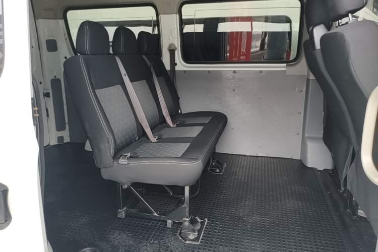 Used SAIC MAXUS Xintu V80 2023 2.0T Manual Classic Aoyuntong Short Wheelbase Mid-Roof 5/6-Seater Left Rear Seat