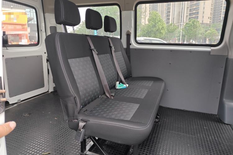 Used SAIC MAXUS Xintu V80 2023 2.0T AMT Classic Aoyuntong Short Wheelbase Mid-Roof 5/6-Seater Left Rear Seat