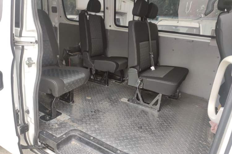 Used SAIC MAXUS Xintu V80 2023 2.0T Manual Classic Aoyuntong Long Wheelbase Mid-Height 6/7/8/9-Seater Left Rear Seat