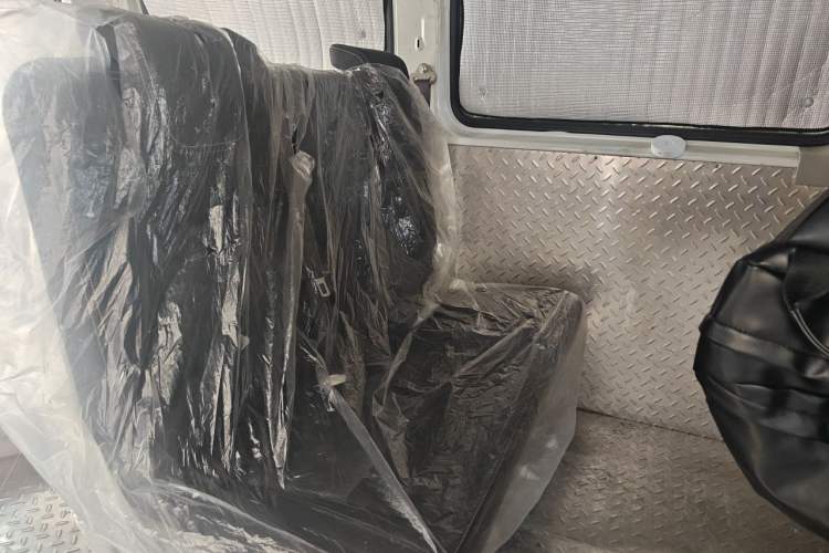 Used SAIC MAXUS Xintu V80  Left Rear Seat