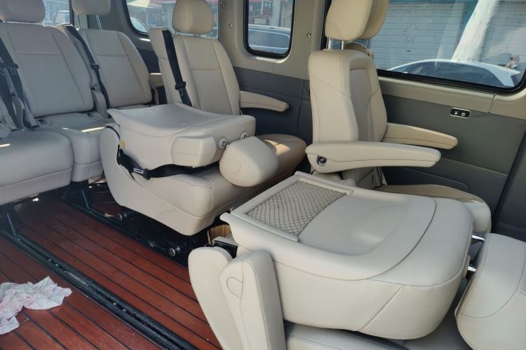 Used SAIC MAXUS Xintu V80 2023 2.0T Manual Classic Aoyuntong Long Wheelbase Ultra-Low Roof 6/7/8/9-Seater Left Rear Seat
